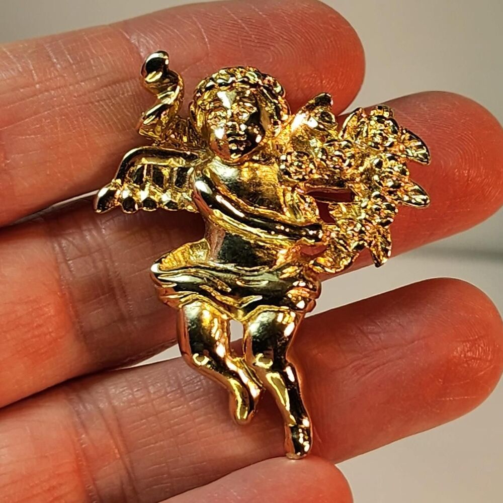 Vintage Gold Tone Cherub Angel Brooch Pin Holding Flowers Regency Cottagecore